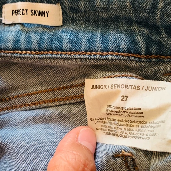 William Rast junior’s jeans - Picture 2 of 9